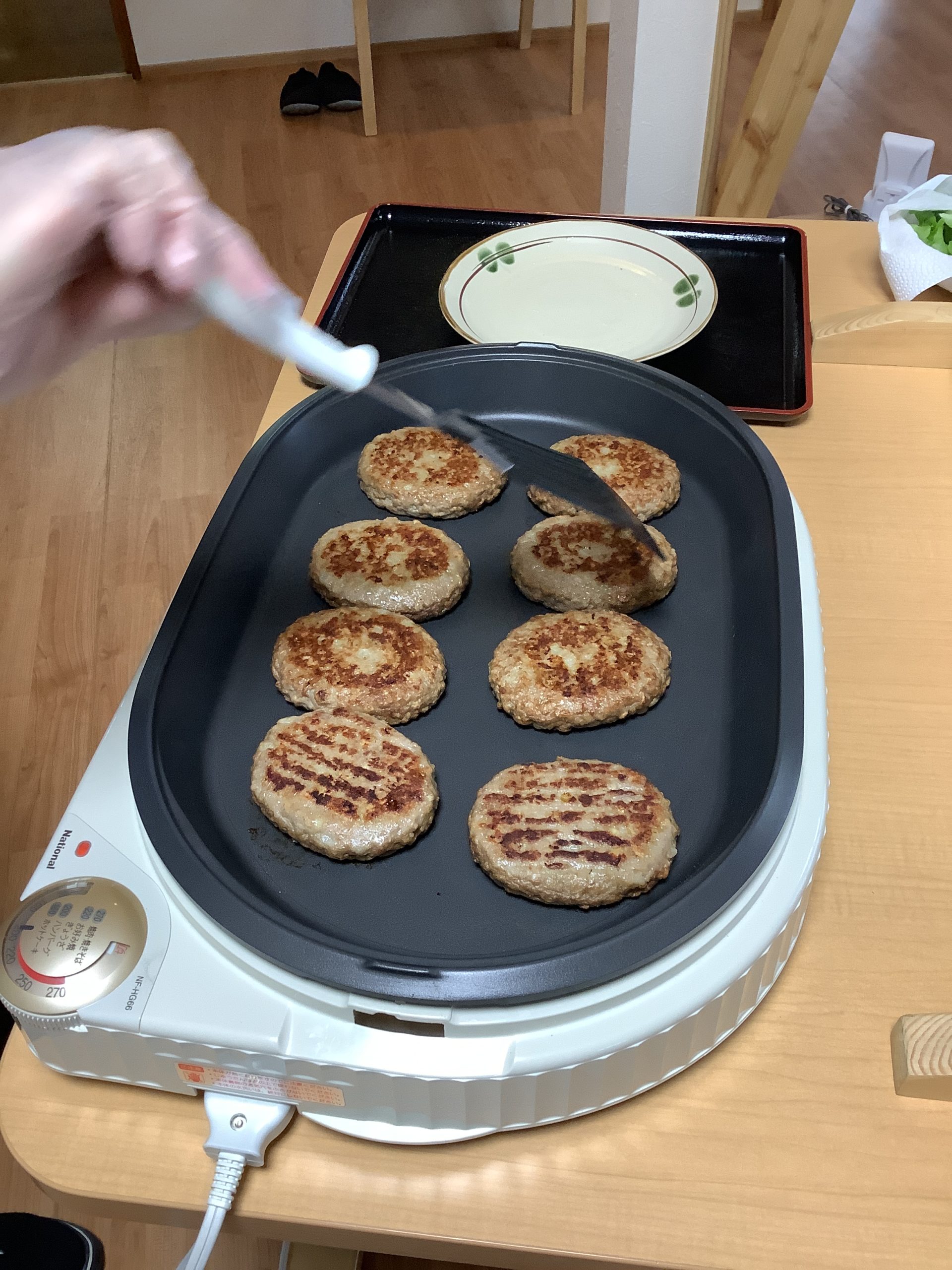 ハンバーガーを作って食べよう♪