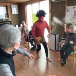 元気に豆まき♪